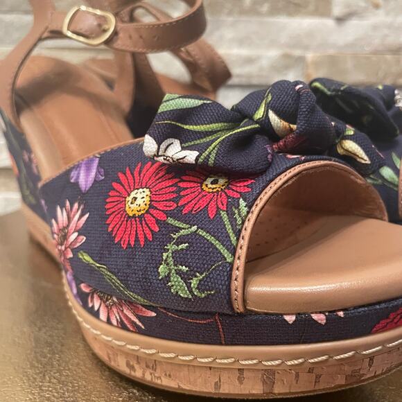 Clarks 8.5 Amelia Joyce Wedge Sandals | Navy Floral Cork Platform, Rare New NWT - Picture 3 of 13